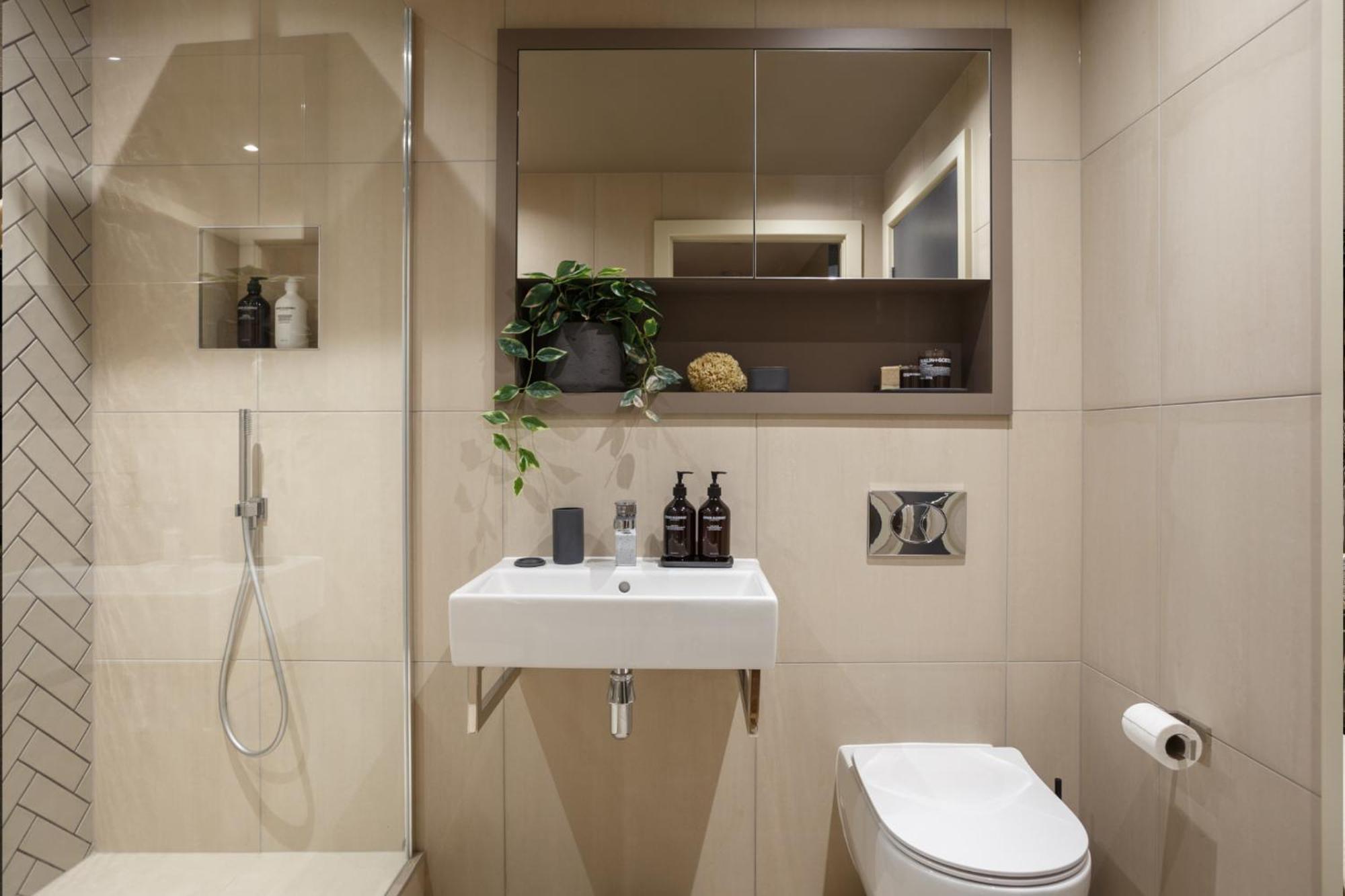 9 Kings, Hudson Quarters- Free Parking * York